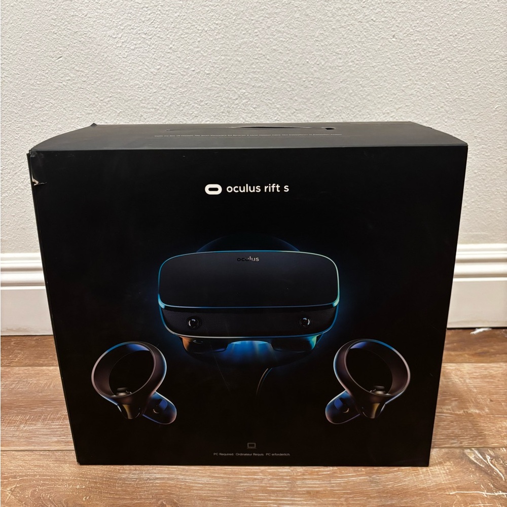 Oculus Rift S VR Headset - Black and Blue Accents - Picture 1 of 6